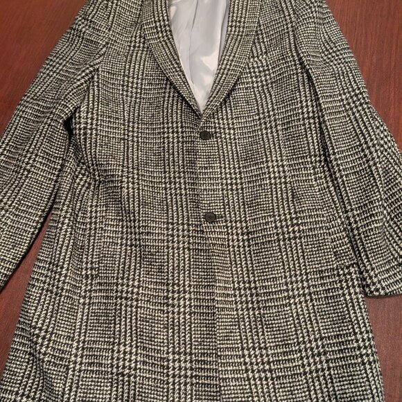Elegant Viggo Glen Plaid Topcoat – Size 40 REG - Picture 2 of 13
